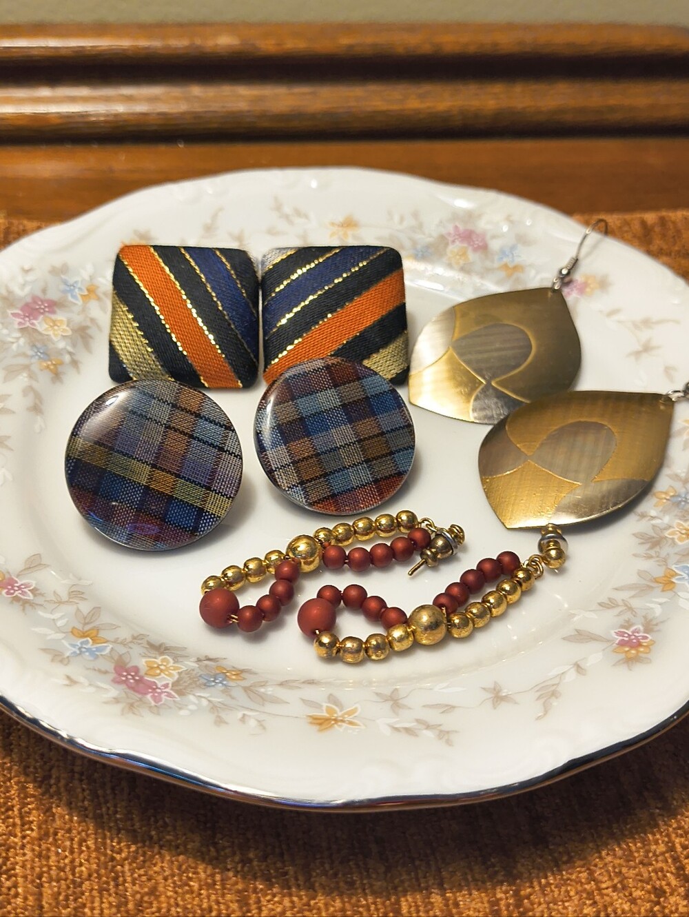 Vtg 80s Preppy Lot 4 Pairs Pierced Earrings Plaid Fabric Lucite Dangle Stud Set